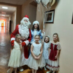 Дед Мороз со снежинками Новогодний суворовский бал 2022