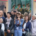 Гости и родители суворовцев