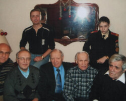Сидят справа налево Лейкин Л.Г., Небытов В.В., Катлинский О. Кунц Н.З. Москва.