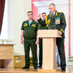 Напутствие суворовцам с трибуны