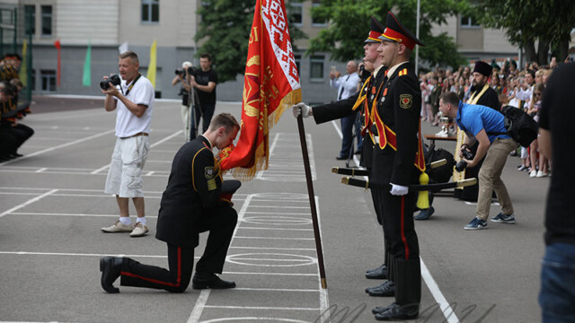 Прощание со Знаменем училища