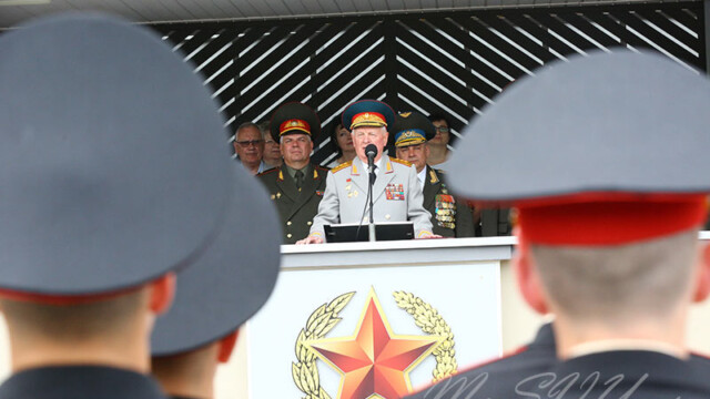 Генерал-полковник Петр Чаус