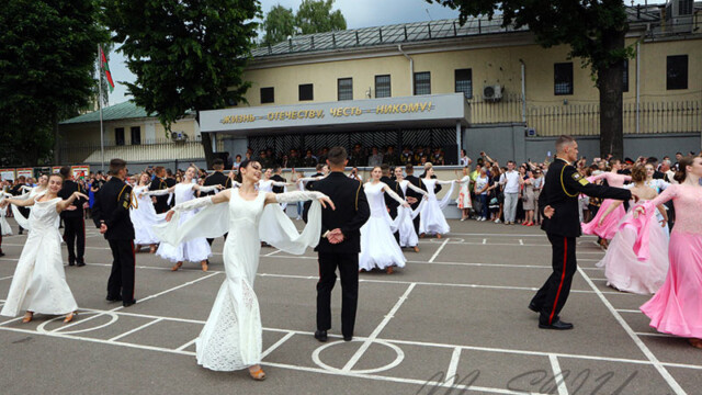 Выпускной суворовский вальс