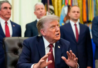 Дональд Трамп приостановил удары США по Ирану