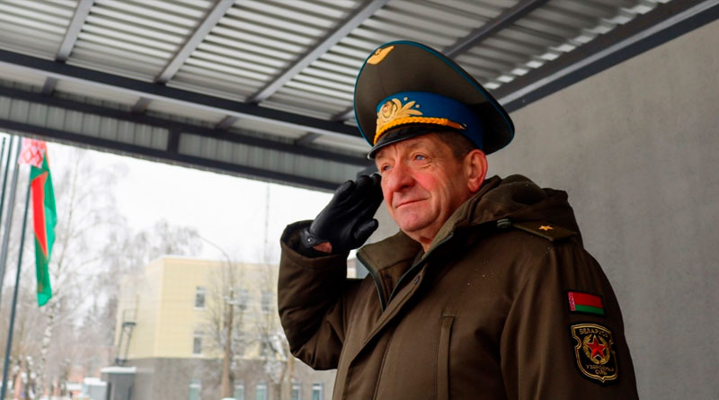 Генерал Вадим Денисенко простился со Знаменем ССО