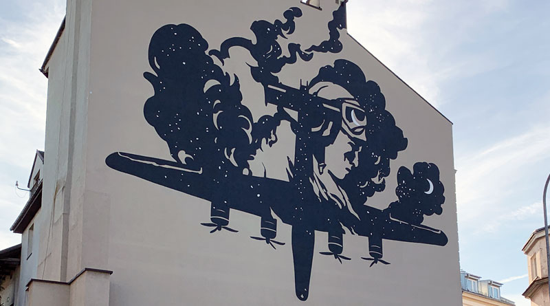 Мурал на фасаде жилого дома в Кракове