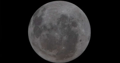 Экипаж миссии Artemis II передал на Землю первые фотографии обратной стороны Луны