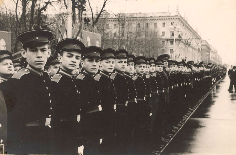 Суворовцы в строю