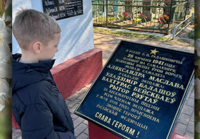 Слава Героям! Рождественский. Это нужно не мертвым. Это нужно живым.