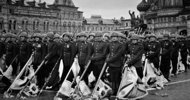 День 9 мая - праздник Победы советского народа в Великой Отечественной войне