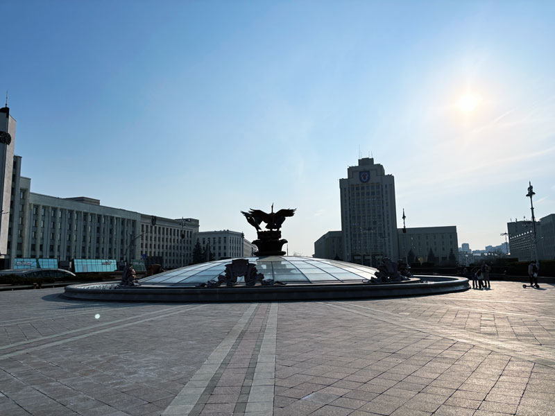 В начале 1990‑х Беларусь оформила государственный суверенитет и получила право самостоятельно определять свою внутреннюю и внешнюю политику