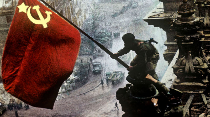 Водружение красного Знамени Победы над рейхстагом в Берлине